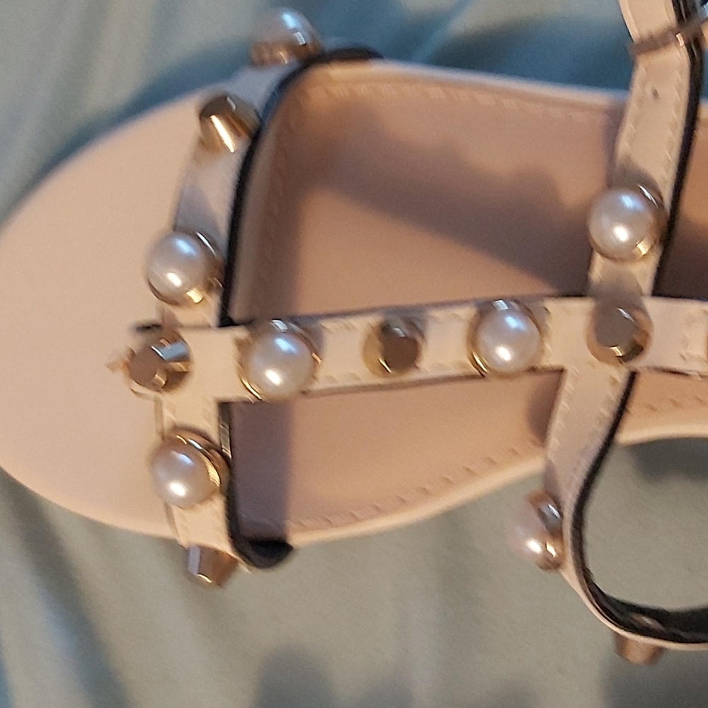 Steve Madden Pearl-Embellished Nude and Black T-Strap Sandals - Picture 3 of 11